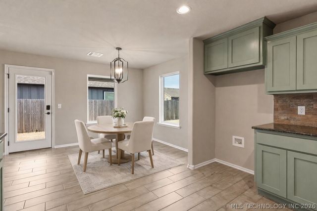 12005 E 108th Place N, Owasso, OK 74055