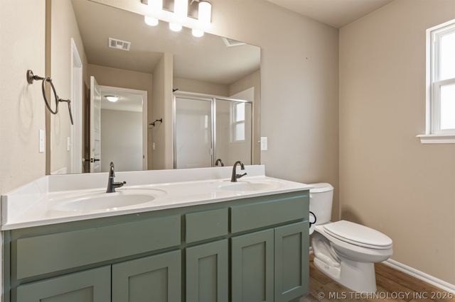 12005 E 108th Place N, Owasso, OK 74055