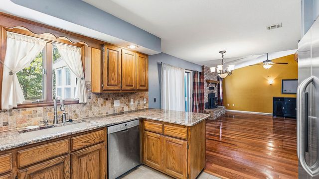 5 Clevedon Circle, Bella Vista, AR 72715