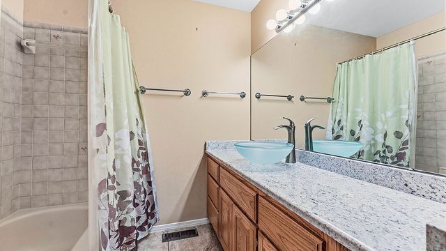 5 Clevedon Circle, Bella Vista, AR 72715