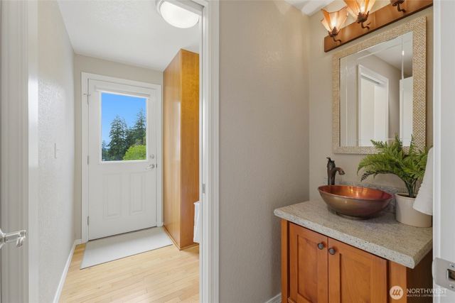 919 Lummi Drive, Fox Island, WA 98333