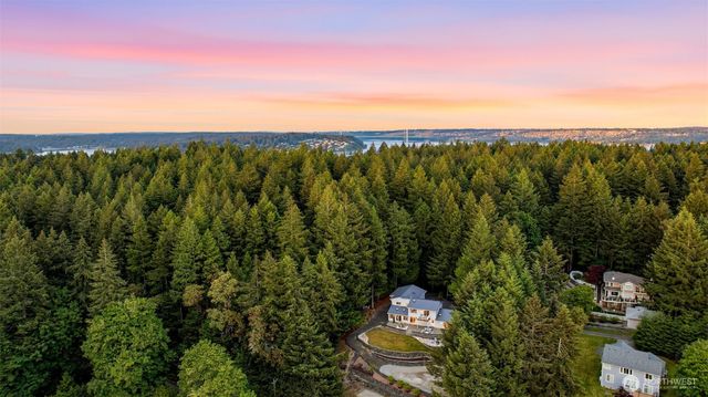 919 Lummi Drive, Fox Island, WA 98333