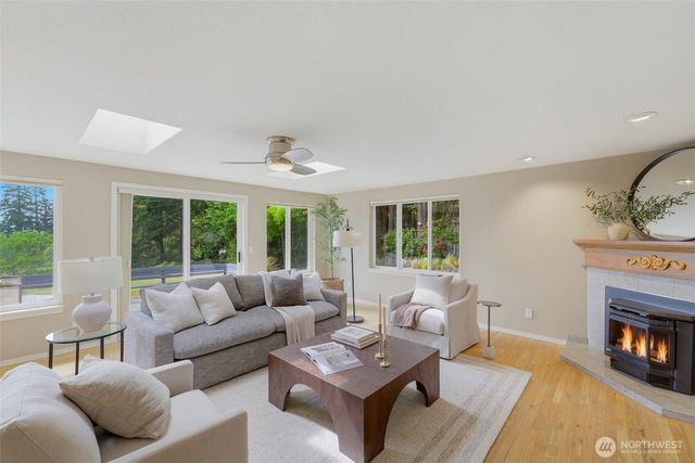 919 Lummi Drive, Fox Island, WA 98333