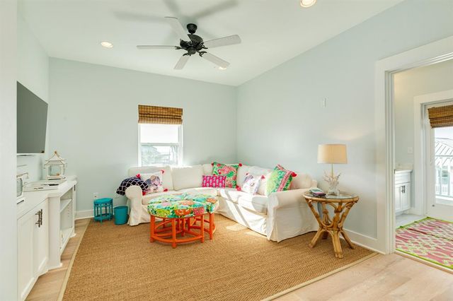 3806 Sea Urchin, Galveston, TX 77554