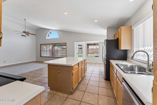 652 W MENDOZA Avenue, Mesa, AZ 85210