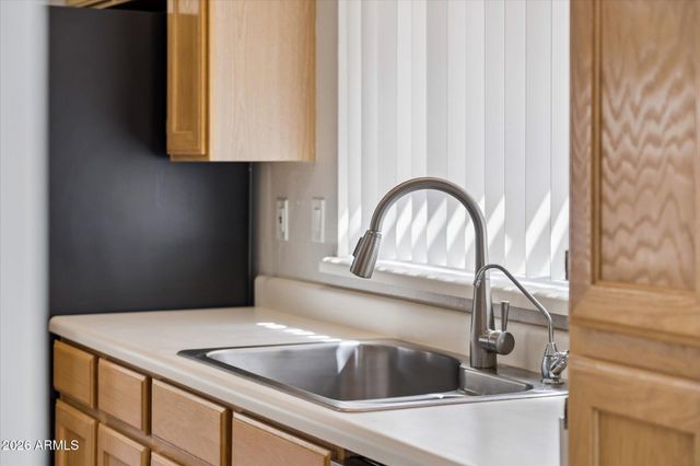 652 W MENDOZA Avenue, Mesa, AZ 85210