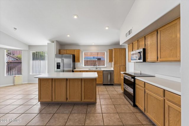 652 W MENDOZA Avenue, Mesa, AZ 85210