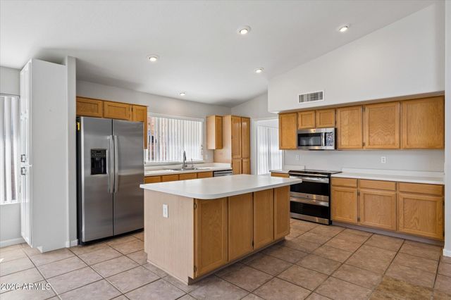 652 W MENDOZA Avenue, Mesa, AZ 85210