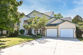 10262 W Deerwood LANE, Franklin, WI 53132