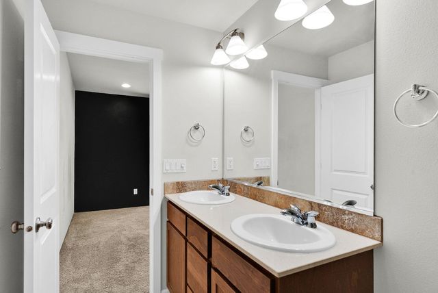 2260 N Country Vista Blvd, Liberty Lake, WA 99019