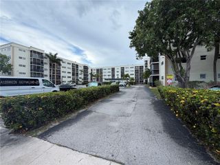 220 SW 9th Avenue 402, Hallandale Beach, FL 33009