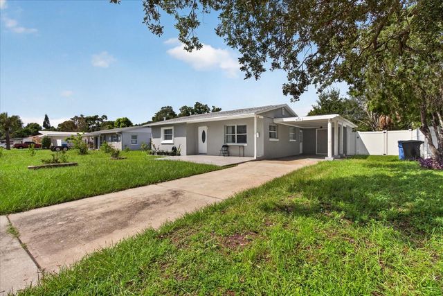 7210 DR MARTIN LUTHER KING JR STREET N, St Petersburg, FL 33702