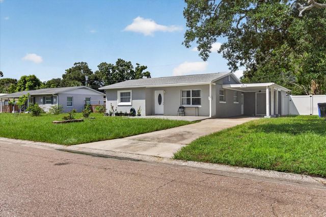 7210 DR MARTIN LUTHER KING JR STREET N, St Petersburg, FL 33702