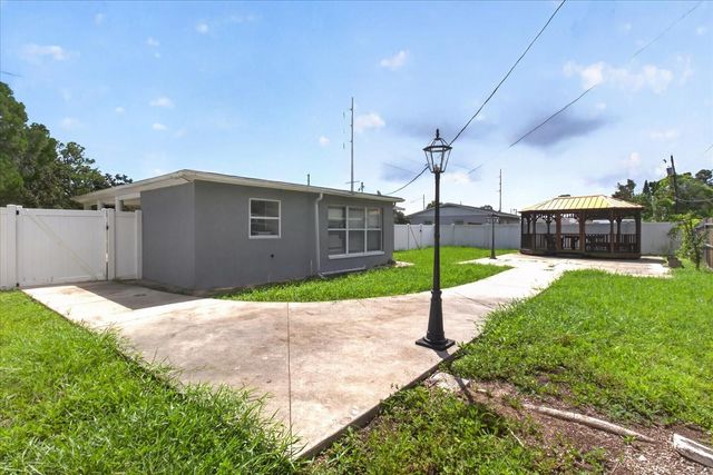7210 DR MARTIN LUTHER KING JR STREET N, St Petersburg, FL 33702