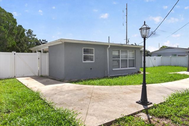 7210 DR MARTIN LUTHER KING JR STREET N, St Petersburg, FL 33702
