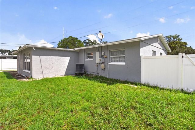 7210 DR MARTIN LUTHER KING JR STREET N, St Petersburg, FL 33702