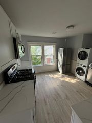 5 Winthrop St, Worcester, MA 01604