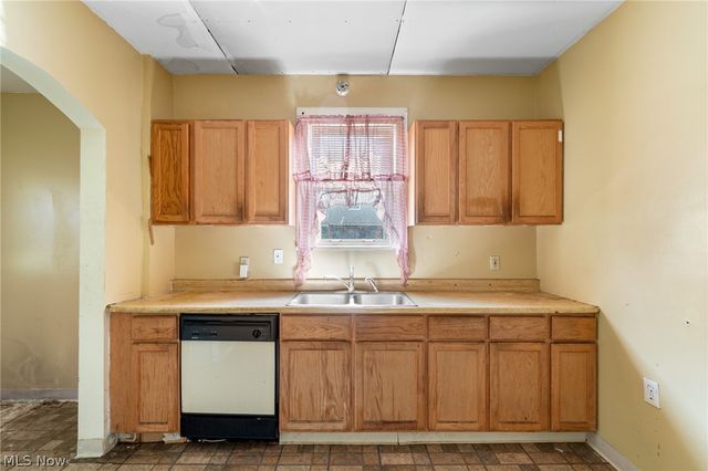 2203 5th Street NE, Canton, OH 44704