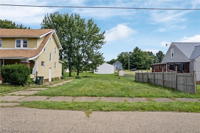 2203 5th Street NE, Canton, OH 44704