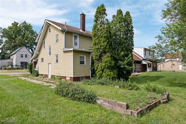 2203 5th Street NE, Canton, OH 44704