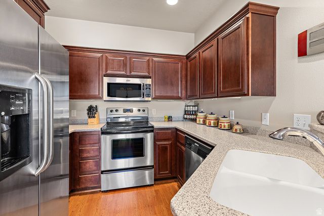 2484 MANZONI RD, Santa Clara, UT 84765