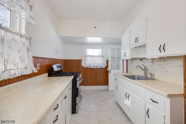 215 Victory St, Roselle Boro, NJ 07203