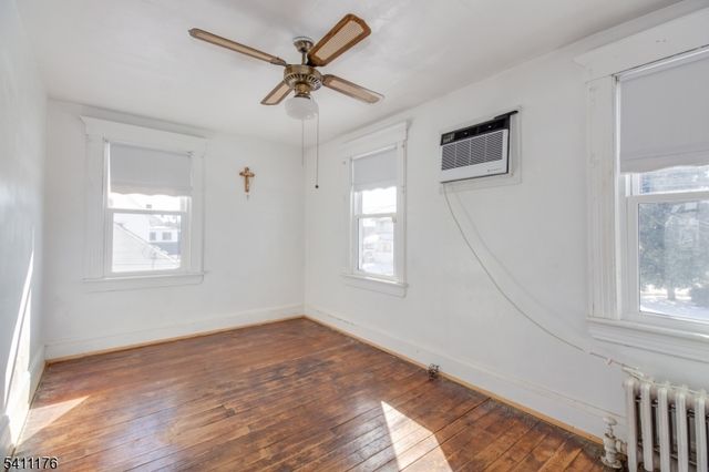 215 Victory St, Roselle Boro, NJ 07203