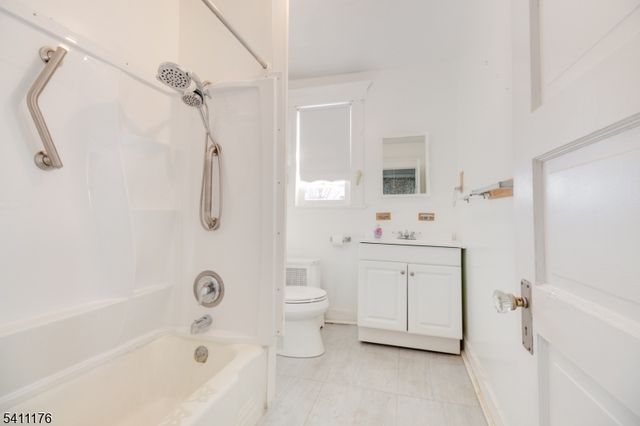 215 Victory St, Roselle Boro, NJ 07203