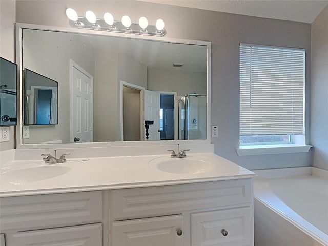 9010 York Hollow Lane, Houston, TX 77044