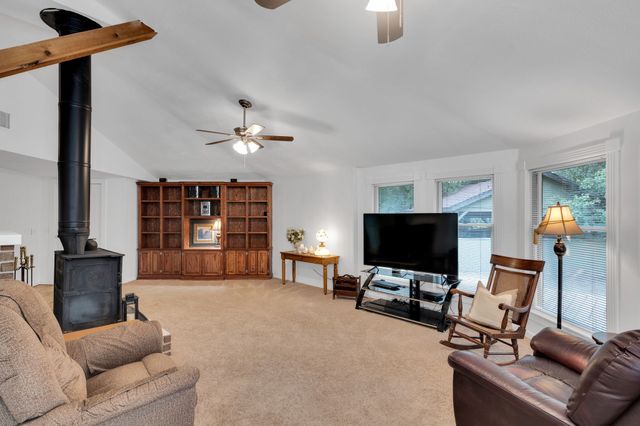 2016 Adams Lane S, Azle, TX 76020