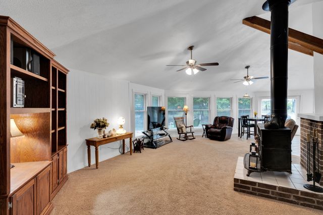2016 Adams Lane S, Azle, TX 76020
