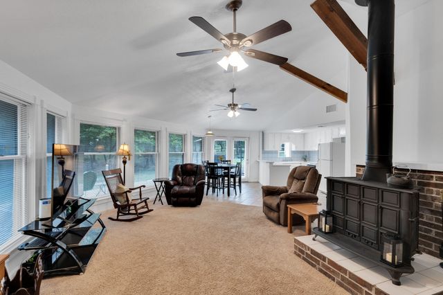 2016 Adams Lane S, Azle, TX 76020