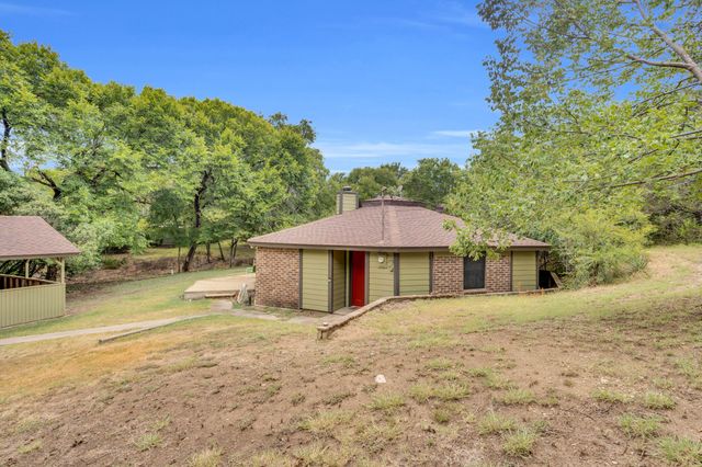 2016 Adams Lane S, Azle, TX 76020