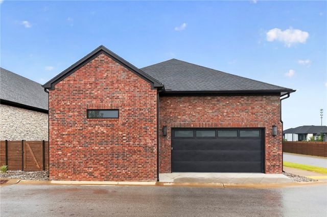 3401 SW Awakening Avenue, Bentonville, AR 72713