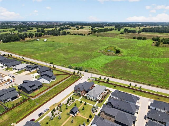 3401 SW Awakening Avenue, Bentonville, AR 72713