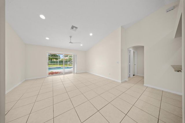 6121 NW Daroco Terrace, Port St. Lucie, FL 34986