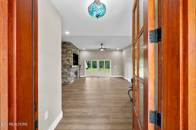 427 Bluff View Lp, Crossville, TN 38571