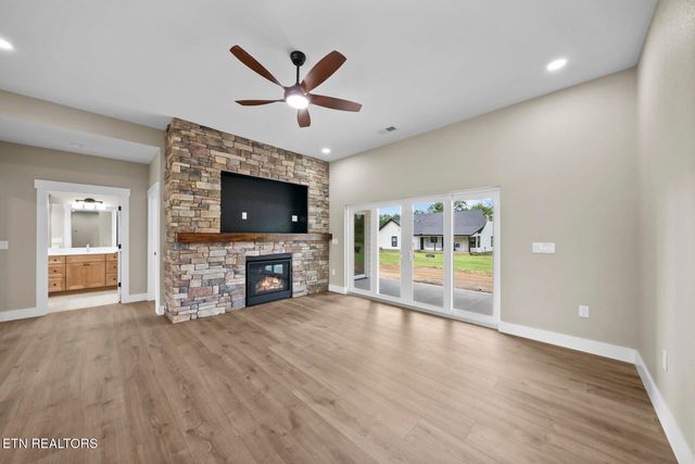 427 Bluff View Lp, Crossville, TN 38571