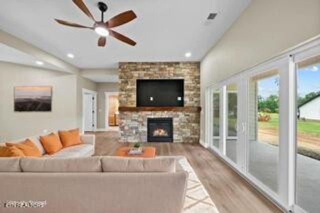 427 Bluff View Lp, Crossville, TN 38571