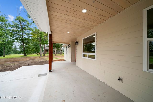 427 Bluff View Lp, Crossville, TN 38571