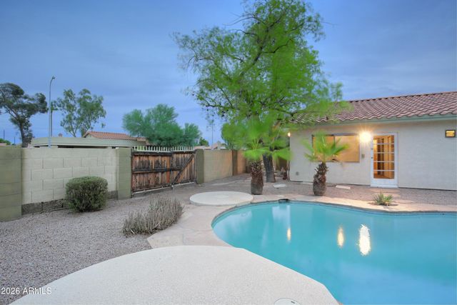 2102 W KNOX Road, Chandler, AZ 85224