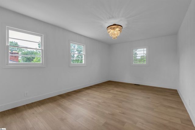 103 Longwood Drive, Taylors, SC 29687