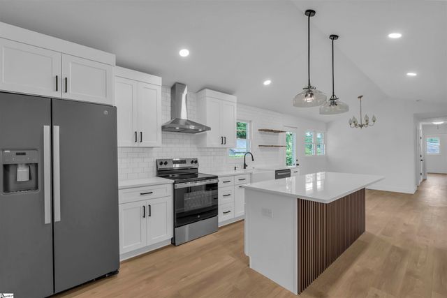 103 Longwood Drive, Taylors, SC 29687