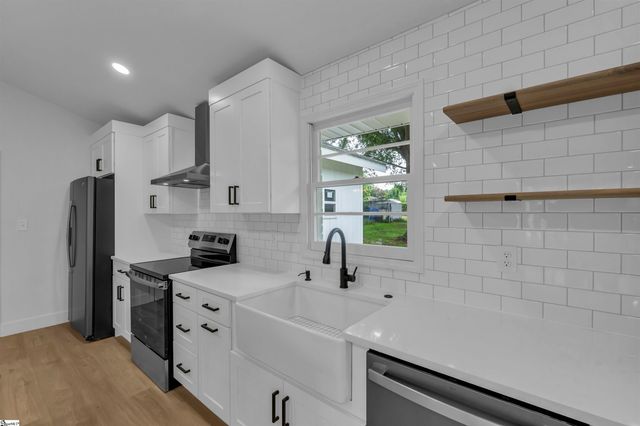 103 Longwood Drive, Taylors, SC 29687