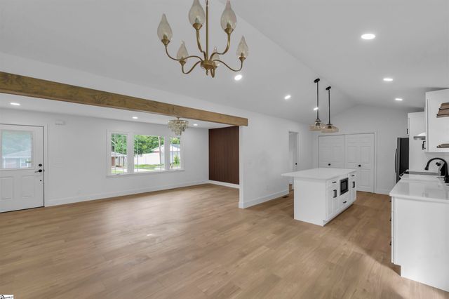 103 Longwood Drive, Taylors, SC 29687