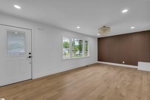 103 Longwood Drive, Taylors, SC 29687