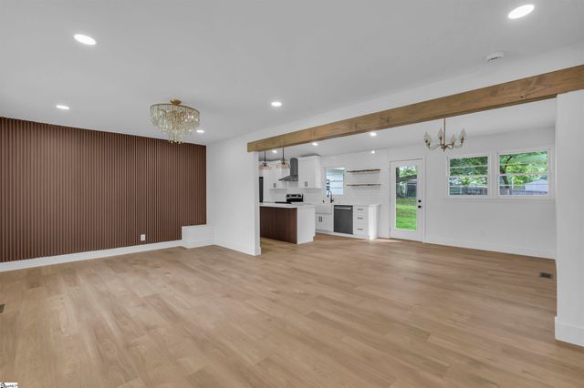 103 Longwood Drive, Taylors, SC 29687