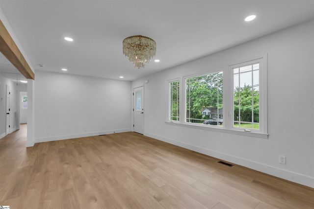 103 Longwood Drive, Taylors, SC 29687