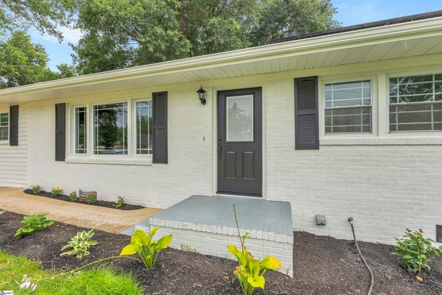 103 Longwood Drive, Taylors, SC 29687