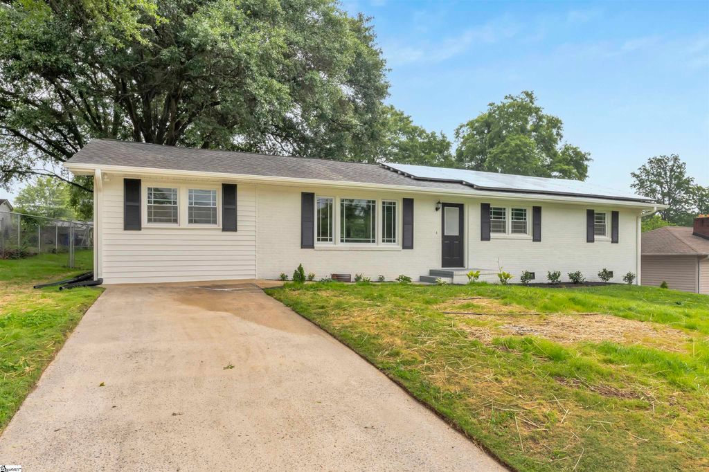 103 Longwood Drive, Taylors, SC 29687
